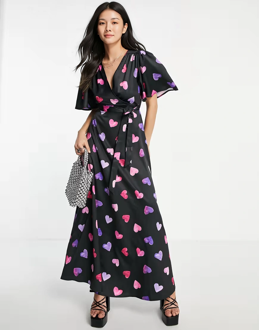 Twisted Wunder maxi tea dress in contrasting heart print