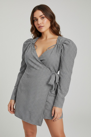 In The Style Plus Womens X Perrie Sian Puff Shoulder Asymmetric Mini Dress in Gingham Print