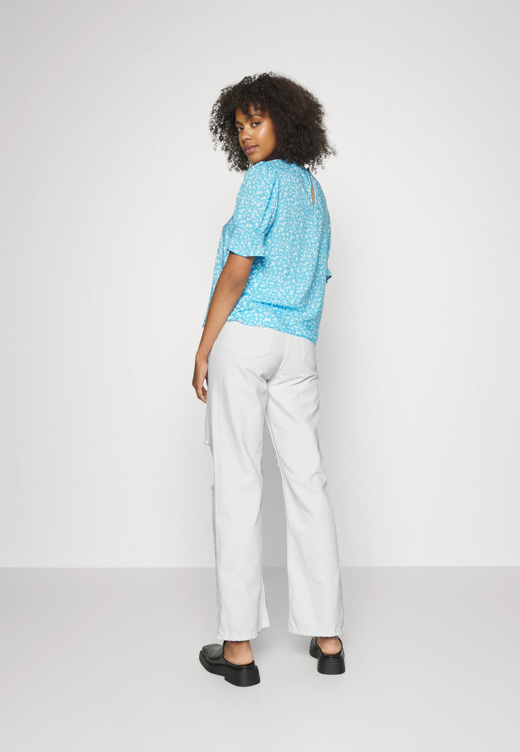 Dr Denim Womens Echo Straight Leg Jeans With Knee Rips In White