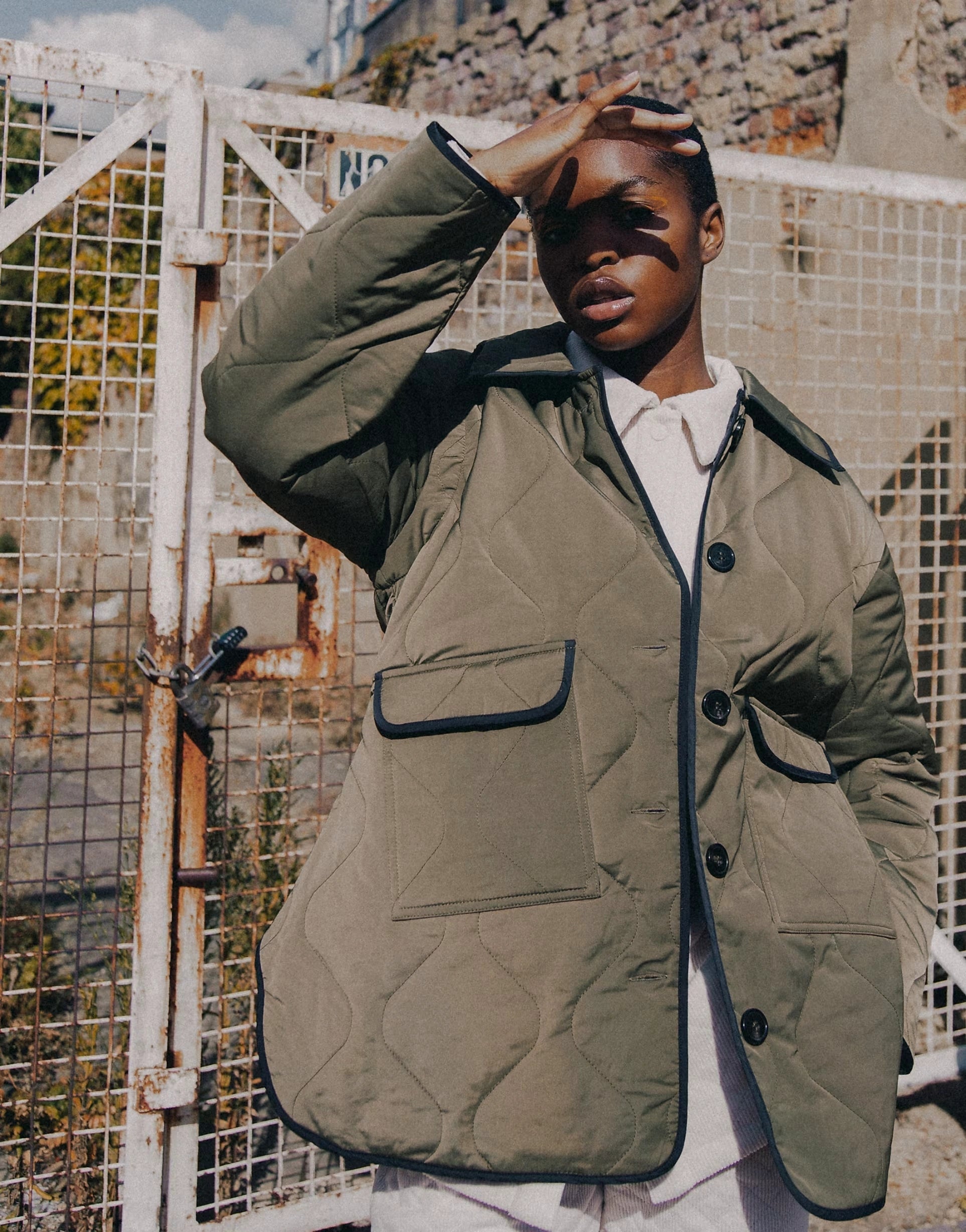 Labelrail Womens X Notion Unisex Padded Detachable Sleeve Swing Jacket in Khaki