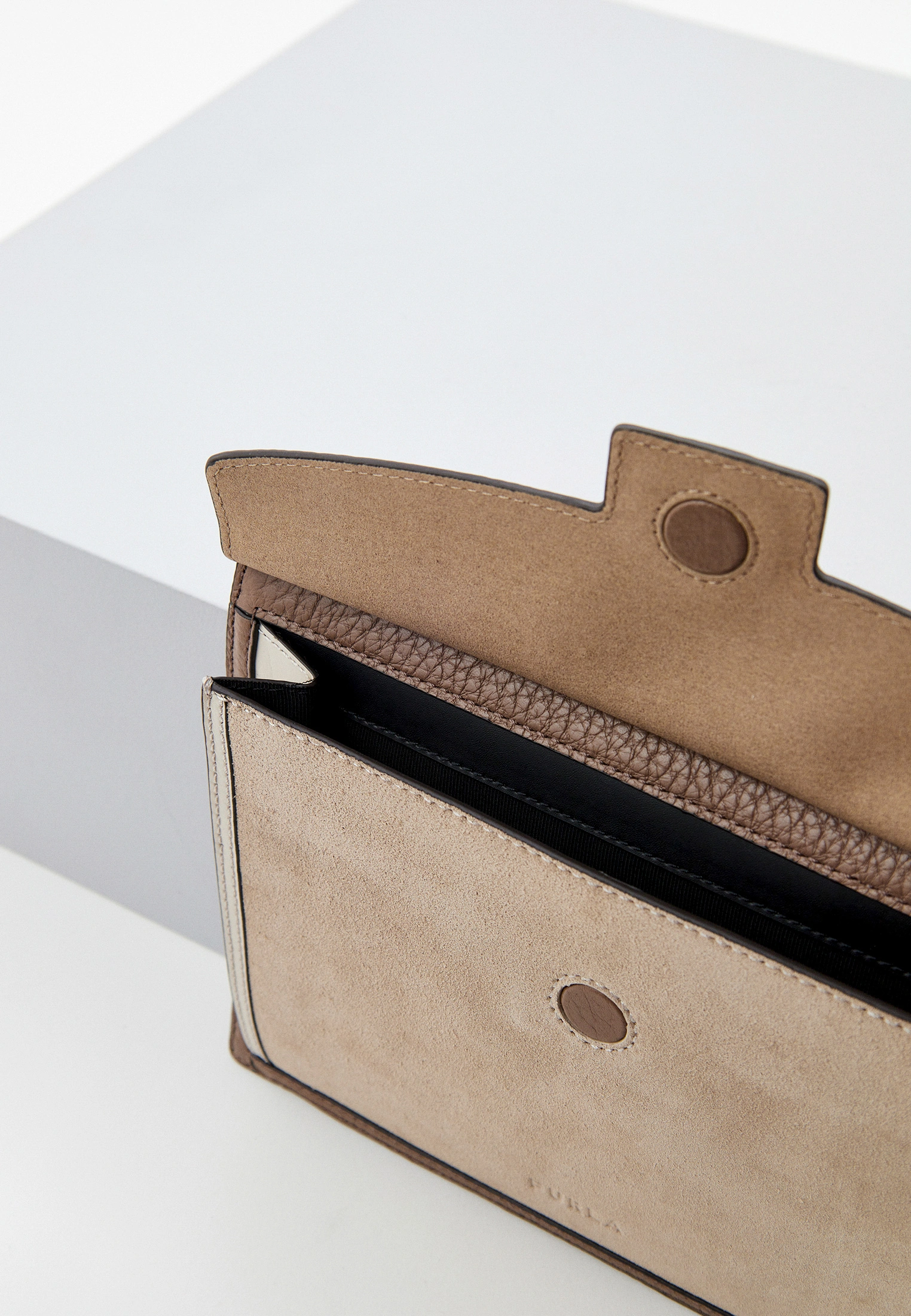 MAN ENEA L POUCH IN TONI CRETA