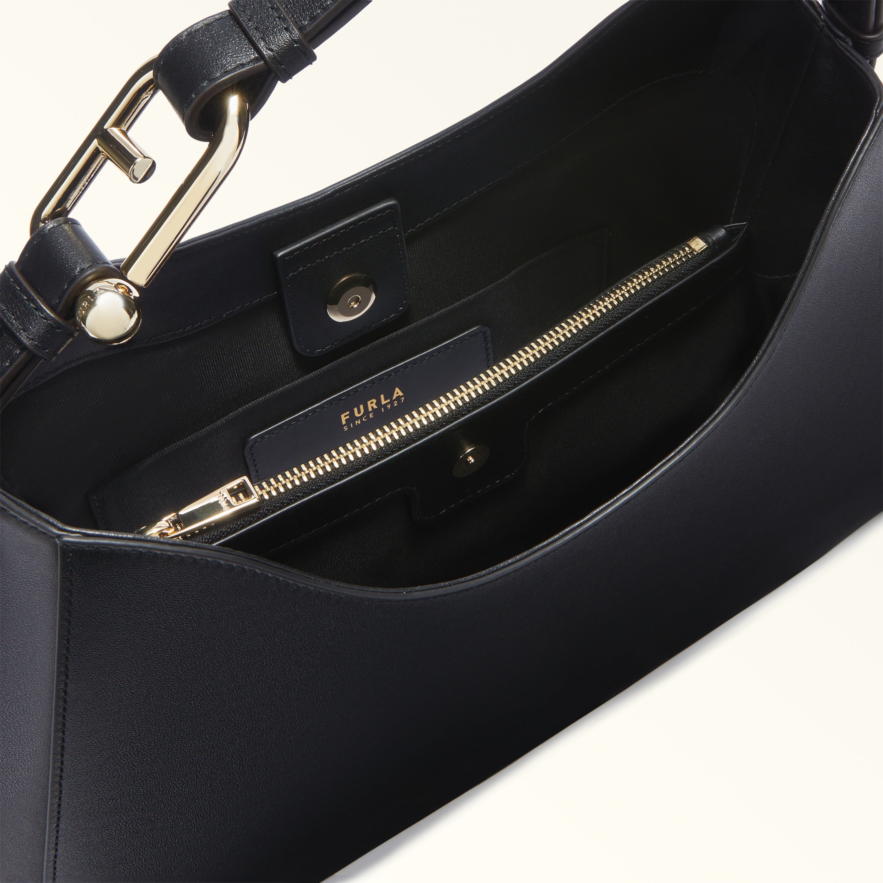 FURLA NUVOLA L HOBO IN BLACK