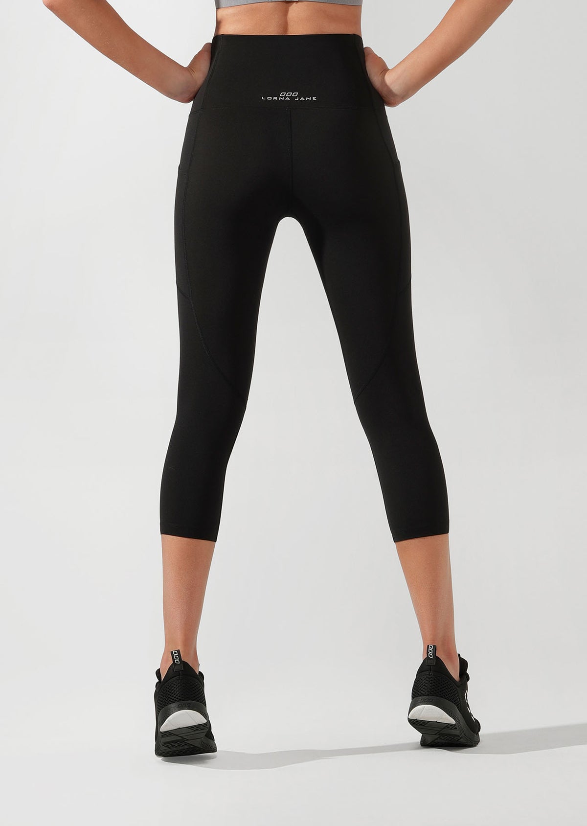 Lorna Jane Everyday 7/8 Tight in Black