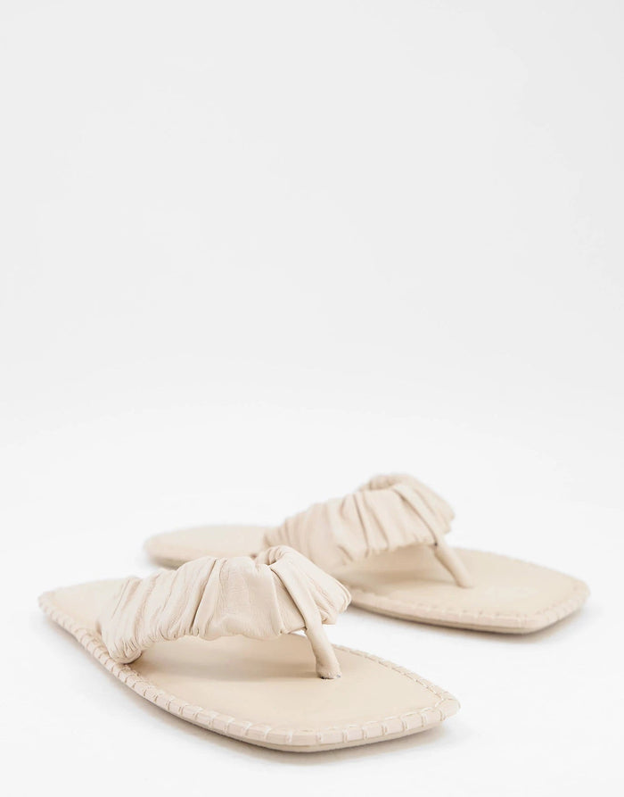 Mango Ruched Thong Leather Sandal In Ecru