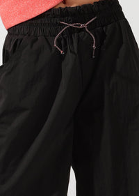 Lorna Jane Alpha Paperbag Waist 3/4 Shorts in Black