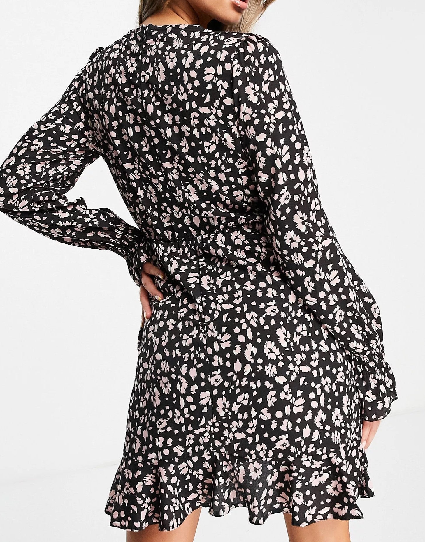 Ax Paris Womens Mini Dress With Ruffle Detail Dress in Black