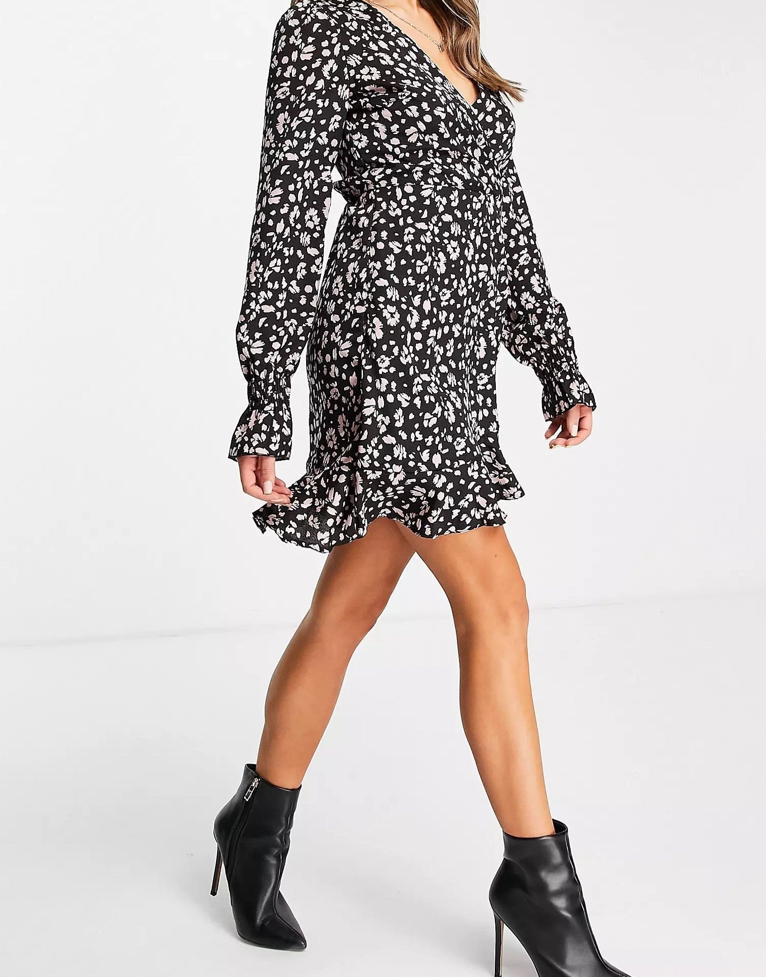 Ax Paris Womens Mini Dress With Ruffle Detail Dress in Black