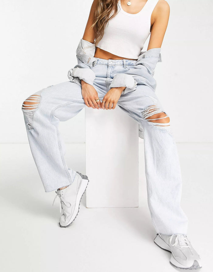 Calvin Klein Womens Jeans Ripped Raw Hem 90'S Straight Jean In Light Wash