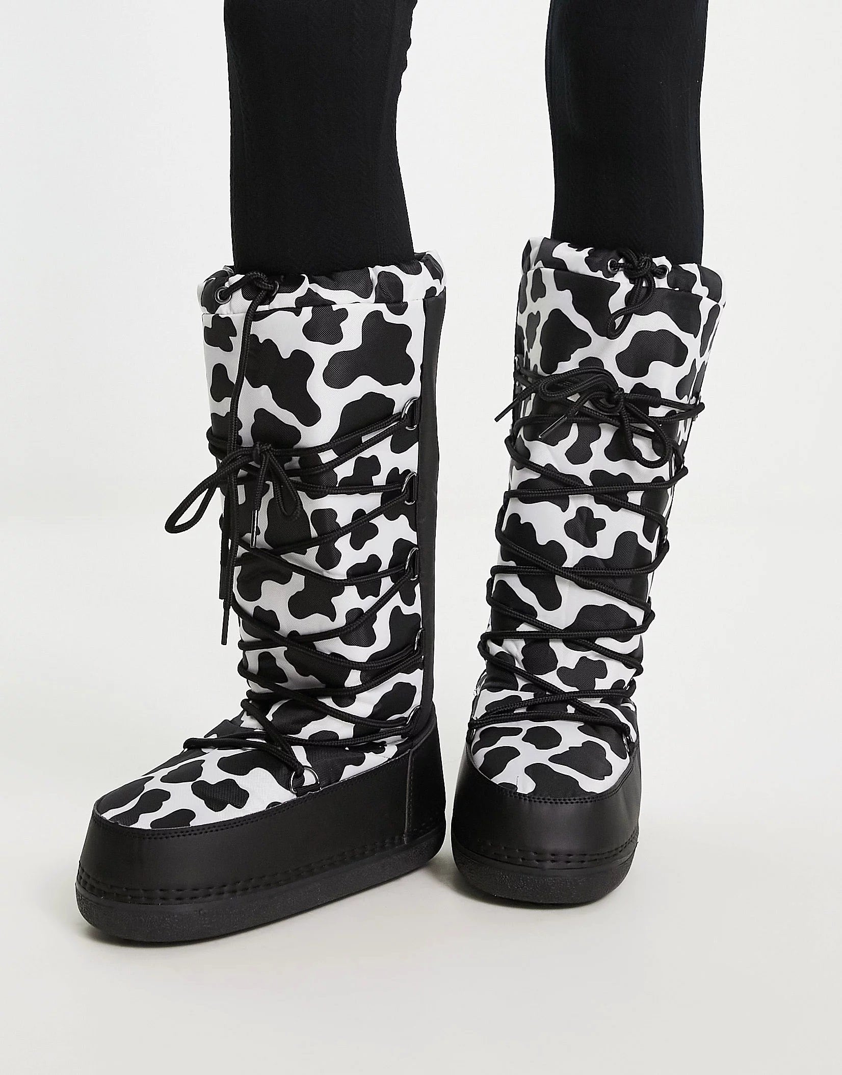 Truffle Collection Womens High Leg Snow Boots In Cow Print