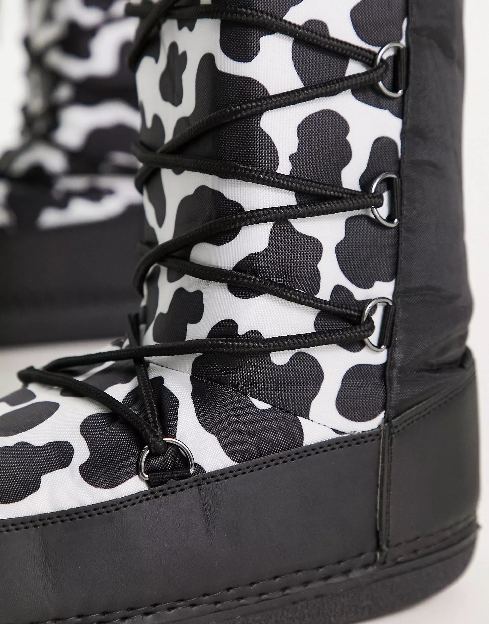 Truffle Collection Womens High Leg Snow Boots In Cow Print