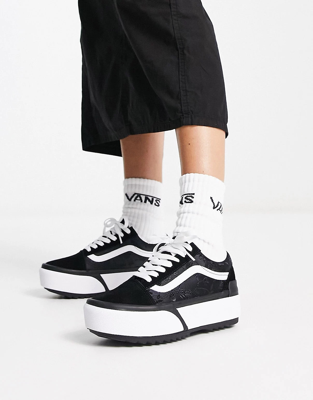 Old skool sale womens black vans