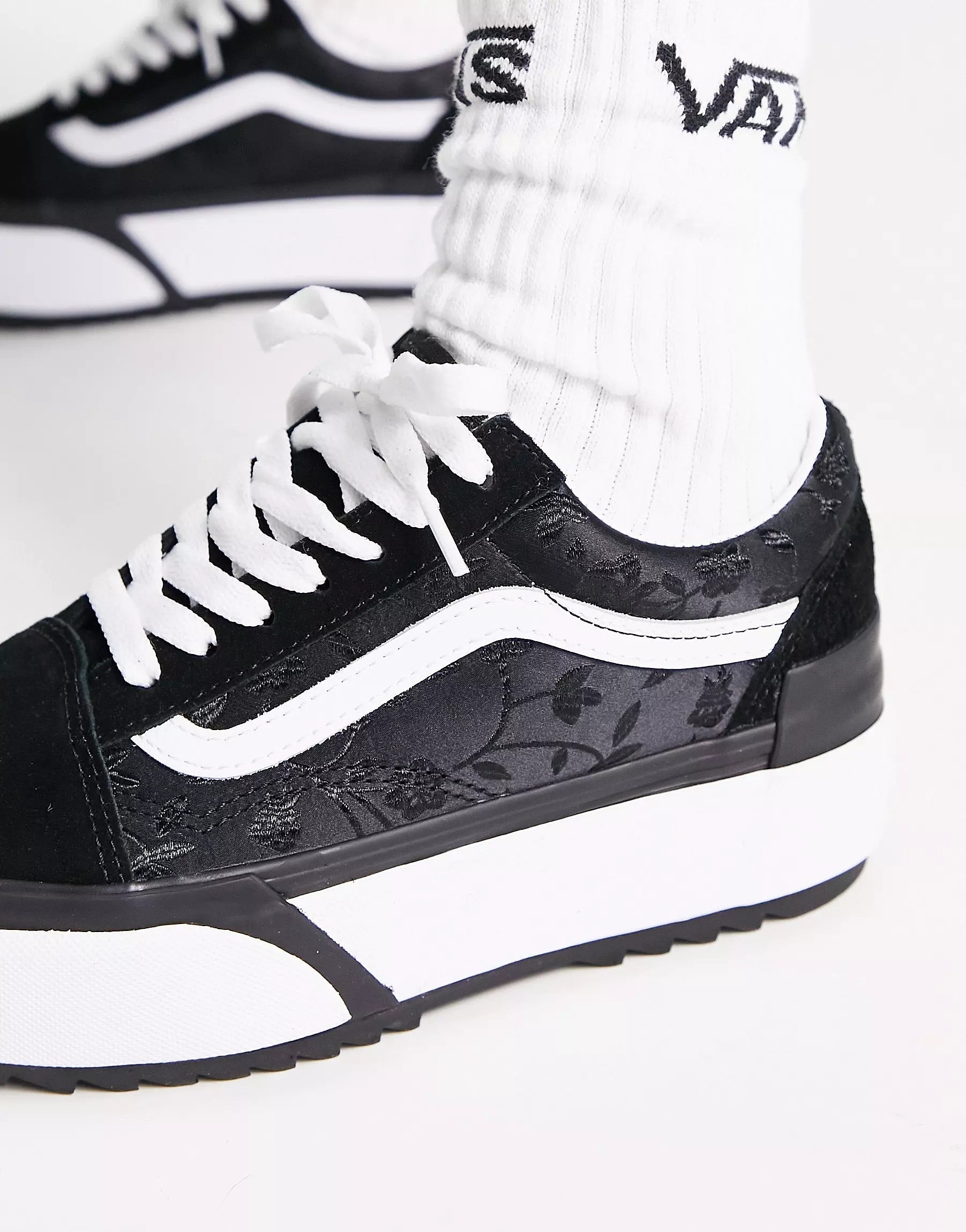 Old skool black hot sale and white vans womens