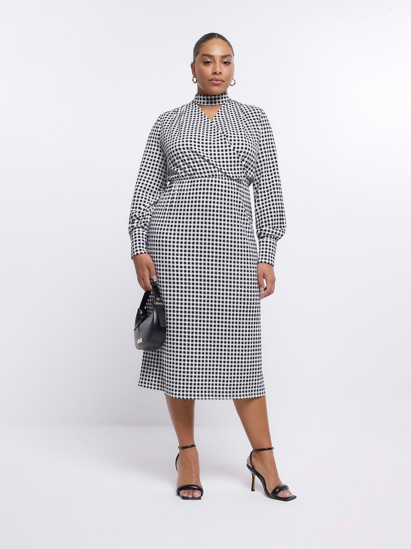 Womens Plus Wrap Dress in Black