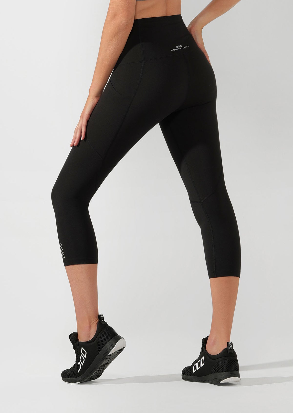 Lorna Jane Everyday 7/8 Tight in Black